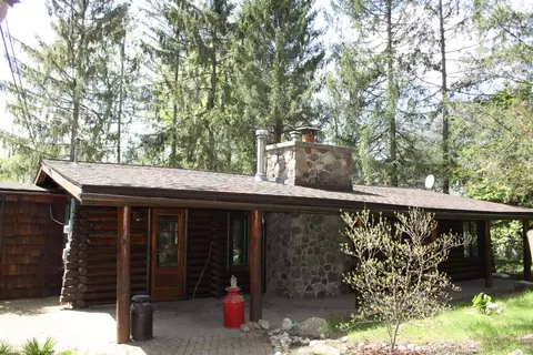 10033 Huron River Dr, Dexter, MI 48130 photo 1