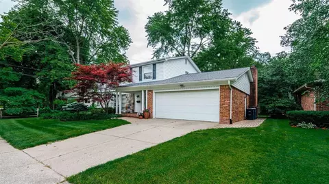 3205 Farmbrook Ct, Ann Arbor, MI 48108 photo 2