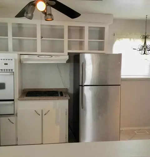 35231 Phyllis St, Wayne, MI 48184 photo 5