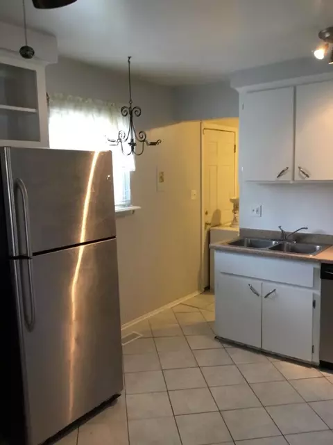 35231 Phyllis St, Wayne, MI 48184 photo 6