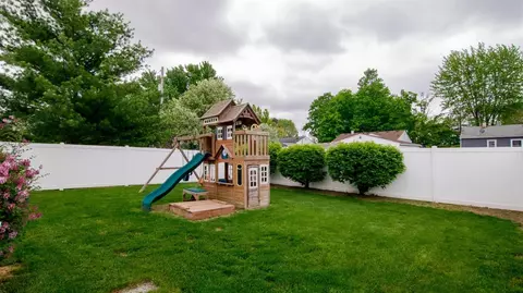 400 Illinois Dr, Tecumseh, MI 49286 photo 32