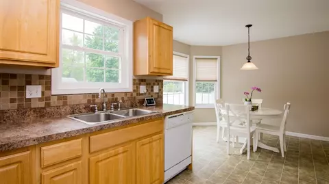 400 Illinois Dr, Tecumseh, MI 49286 photo 9