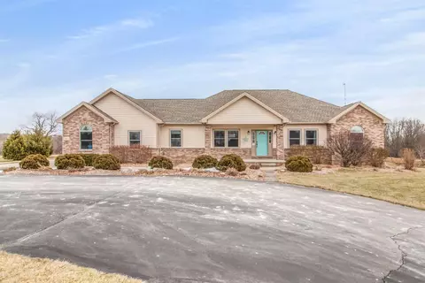 850 Pinecrest Dr, Dexter, MI 48130 photo 1