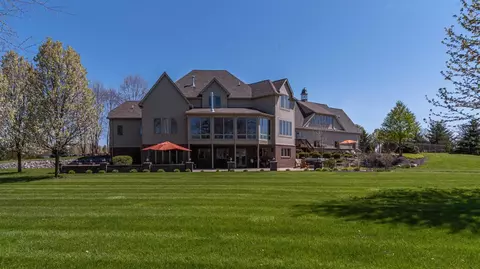 5760 Catherine Ct, Saline, MI 48176 photo 7