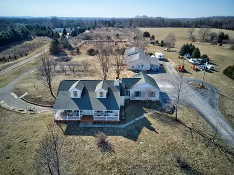 12636 Hadley Rd, Gregory, MI 48137 photo 2