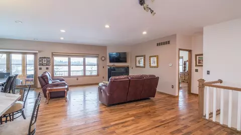 10049 Emerald Dr, Brooklyn, MI 49230 photo 17
