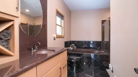 10049 Emerald Dr, Brooklyn, MI 49230 photo 6
