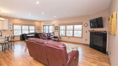 10049 Emerald Dr, Brooklyn, MI 49230 photo 19