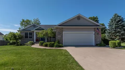 508 Red Maple Dr, Tecumseh, MI 49286 photo 2