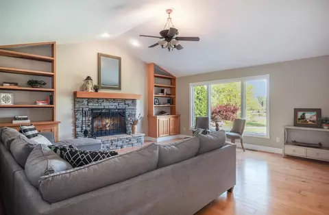 901 Marshall Ct, Dexter, MI 48130 photo 3