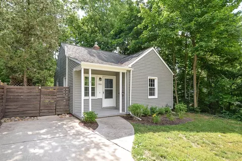 1306 Wright St, Ann Arbor, MI 48105 photo 2