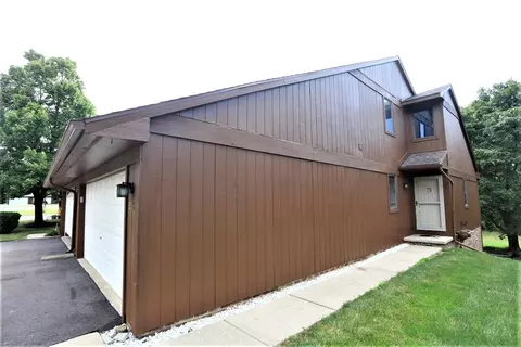 538 Echo Ct, Saline, MI 48176 photo 2