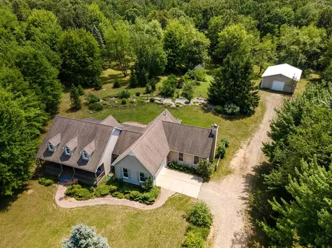 17529 Bowdish Rd, Gregory, MI 48137 photo 4