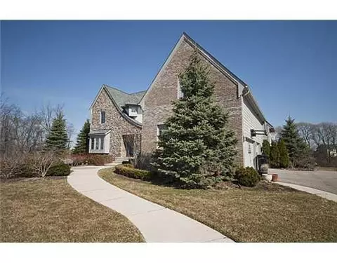 883 Eagle Ave, Ann Arbor, MI 48103 photo 2