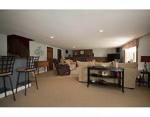 348 Willis, Saline, MI 48176 photo 9