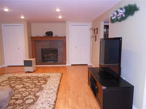 1949 E Roundtable, Canton, MI 48188 photo 15