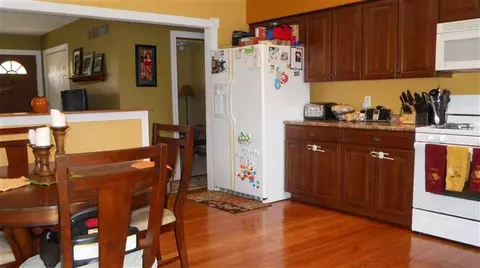 1949 E Roundtable, Canton, MI 48188 photo 6