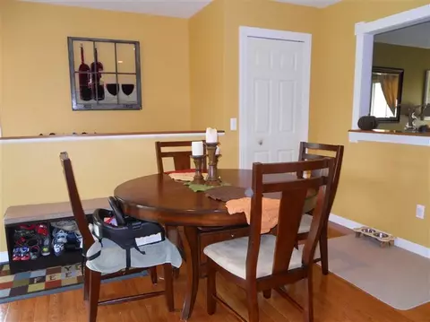 1949 E Roundtable, Canton, MI 48188 photo 7