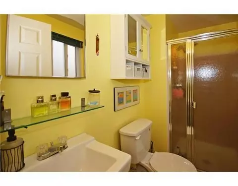 44250 Postmill Ct, Canton, MI 48187 photo 16