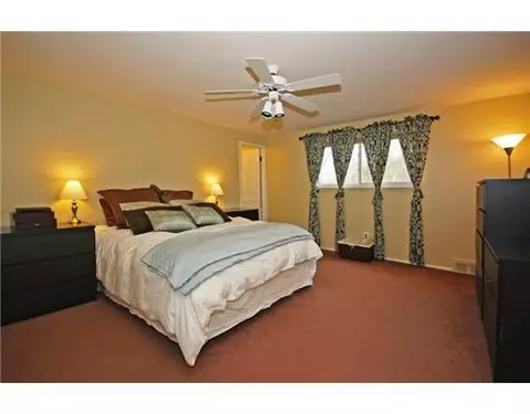 44250 Postmill Ct, Canton, MI 48187 photo 13