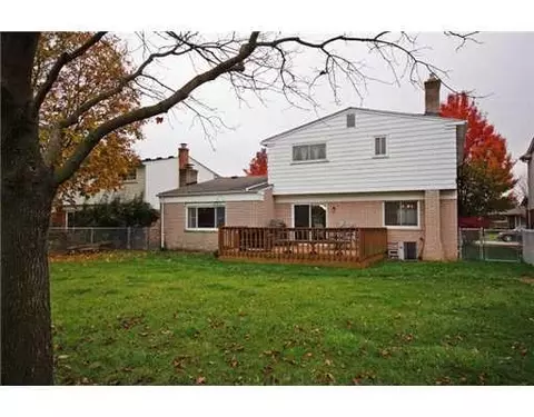 44250 Postmill Ct, Canton, MI 48187 photo 3