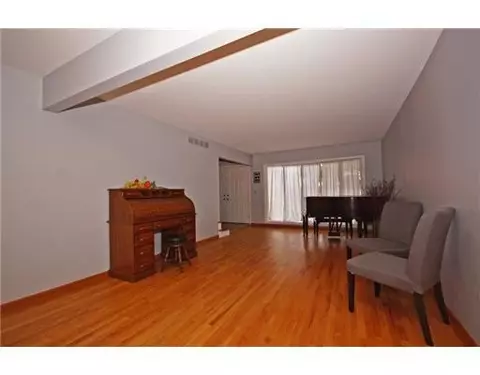 44250 Postmill Ct, Canton, MI 48187 photo 5