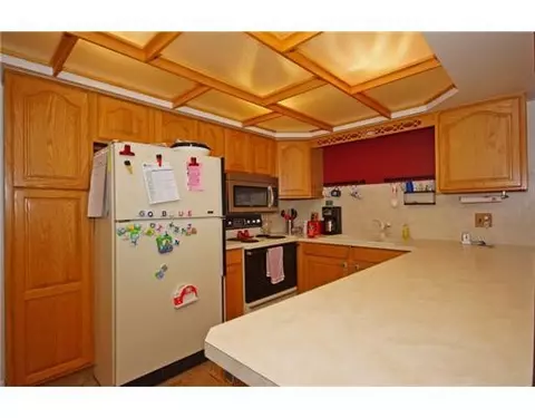 44250 Postmill Ct, Canton, MI 48187 photo 8