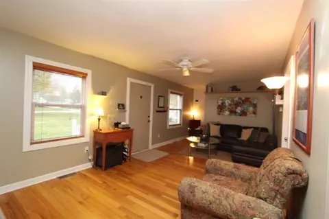 742 S S Un, Tecumseh, MI 49286 photo 1