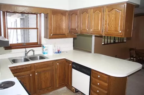 137 Tower Dr, Saline, MI 48176 photo 6