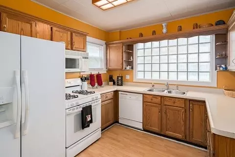 715 Douglas Ct, Jackson, MI 49203 photo 8