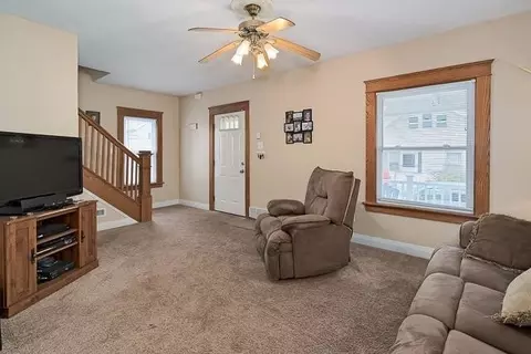 715 Douglas Ct, Jackson, MI 49203 photo 2