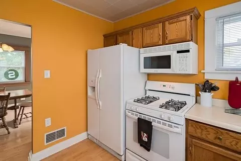 715 Douglas Ct, Jackson, MI 49203 photo 10