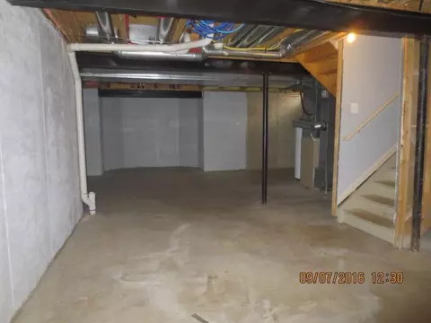 16448 Eastwind St, Romulus, MI 48174 photo 2