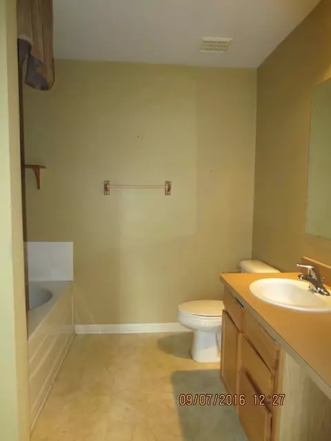 16448 Eastwind St, Romulus, MI 48174 photo 10