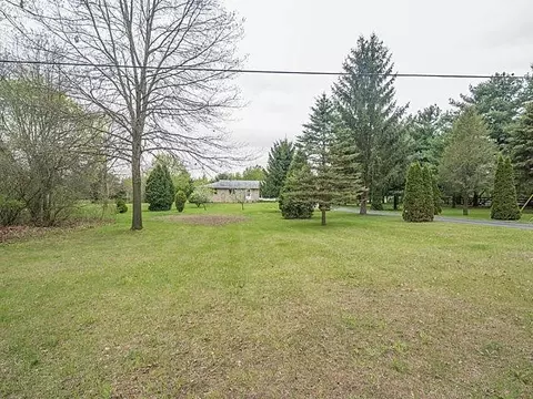 7536 Warner, Saline, MI 48176 photo 5