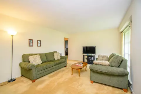 679 Commonwealth Ave, Jackson, MI 49202 photo 3