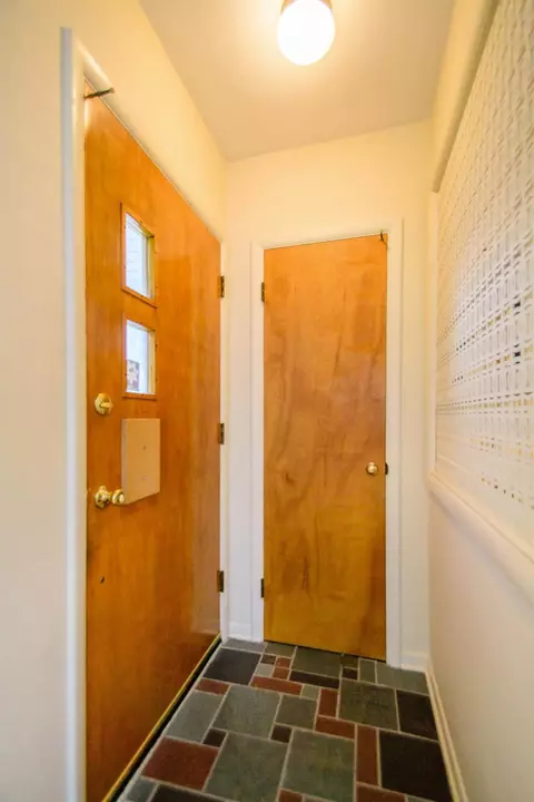 679 Commonwealth Ave, Jackson, MI 49202 photo 2