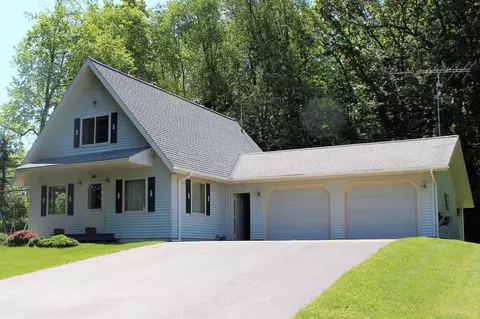 8967 Moon Rd, Saline, MI 48176 photo 1