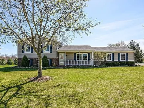 9492 Spring Hollow Ct, Dexter, MI 48130 photo 1