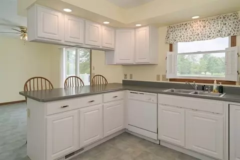 9008 Hillview Ln, Jackson, MI 49201 photo 6