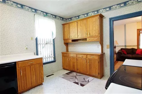 304 S Main St, Munith, MI 49259 photo 7