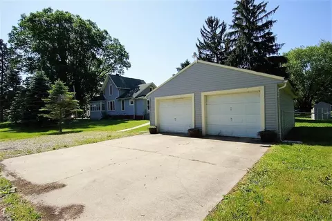 304 S Main St, Munith, MI 49259 photo 2