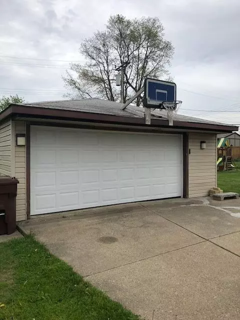 3621 Barry St, Wayne, MI 48184 photo 4