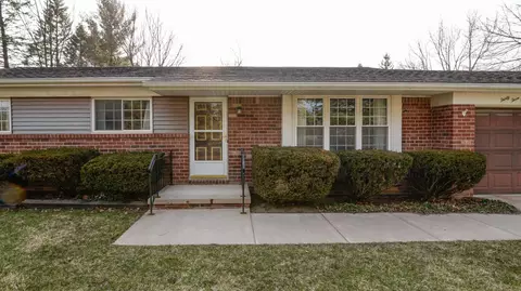 3320 Pittsview Dr, Ann Arbor, MI 48108 photo 2