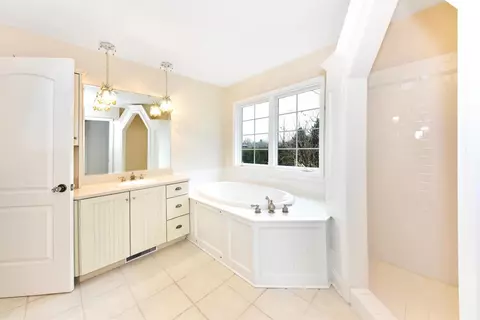 1045 Abbey Rd, Monroe, MI 48161 photo 15