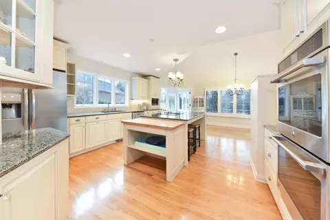 1045 Abbey Rd, Monroe, MI 48161 photo 9