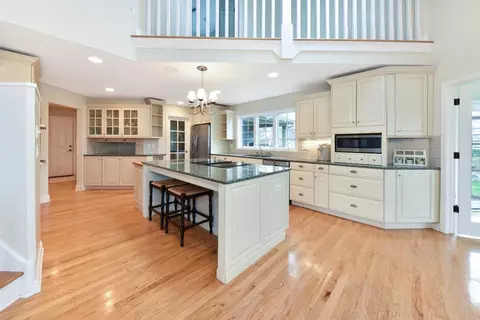 1045 Abbey Rd, Monroe, MI 48161 photo 4