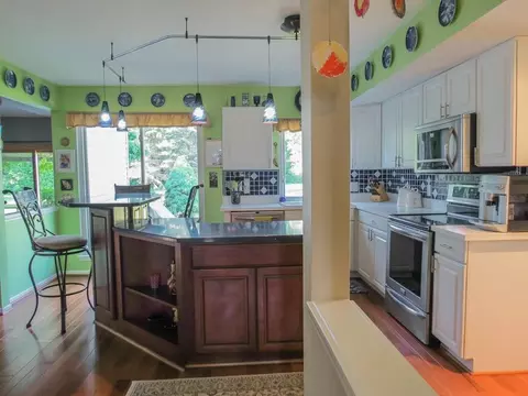 2190 Spring Ridge Dr, Ann Arbor, MI 48103 photo 17