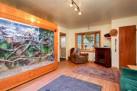1022 Pine Tree Dr, Ann Arbor, MI 48103 photo 4
