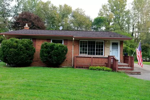 190 Circle Ct, Saline, MI 48176 photo 2